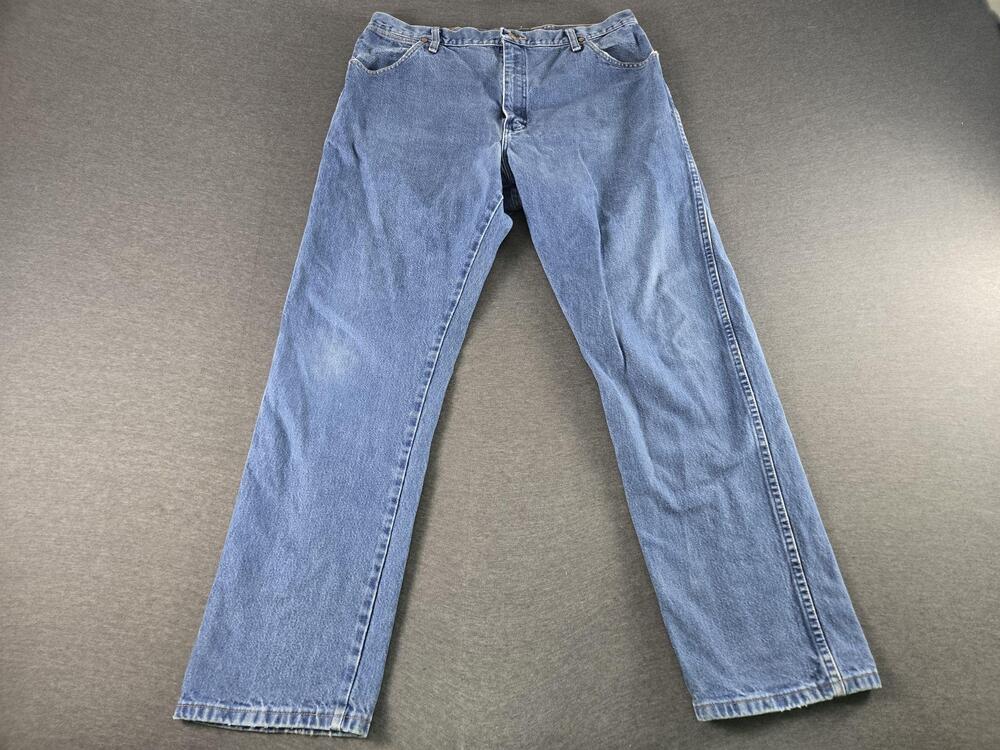 Wrangler Jeans Mens 40 Blue Medium Wash Straight Leg Regular Fit Denim Pants